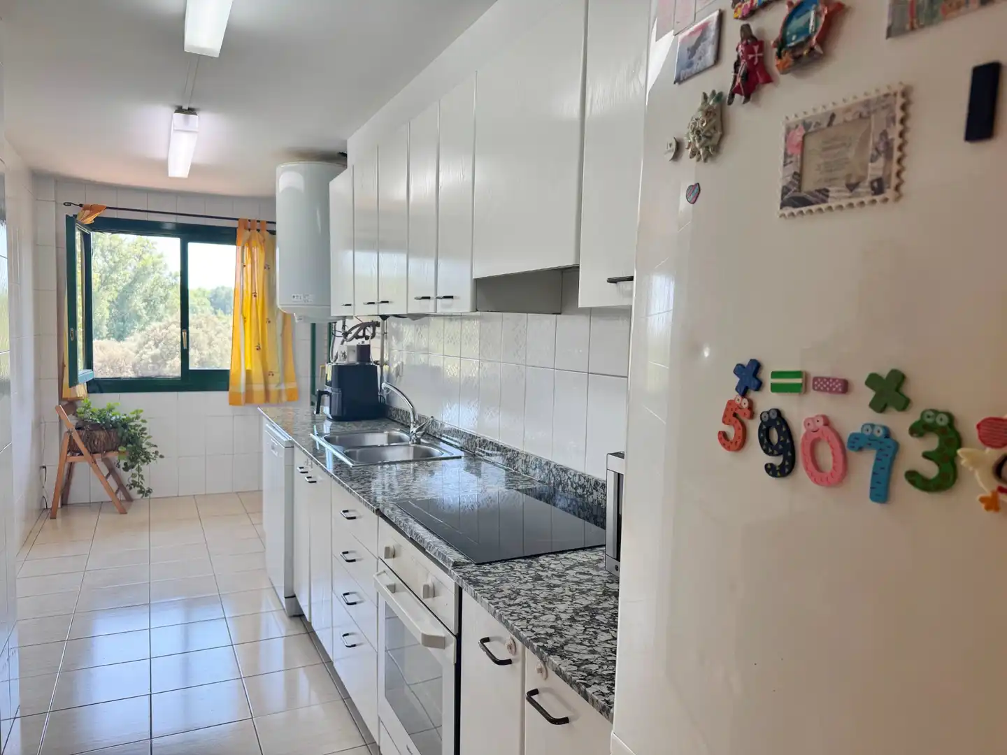 Küche von Wohnung zum Verkauf in Girona mit Klimaanlage, Heizung und Balkon