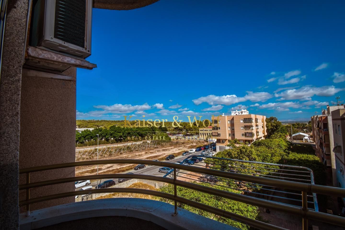 Vista exterior de Piso en venta en Elche / Elx con Aire acondicionado