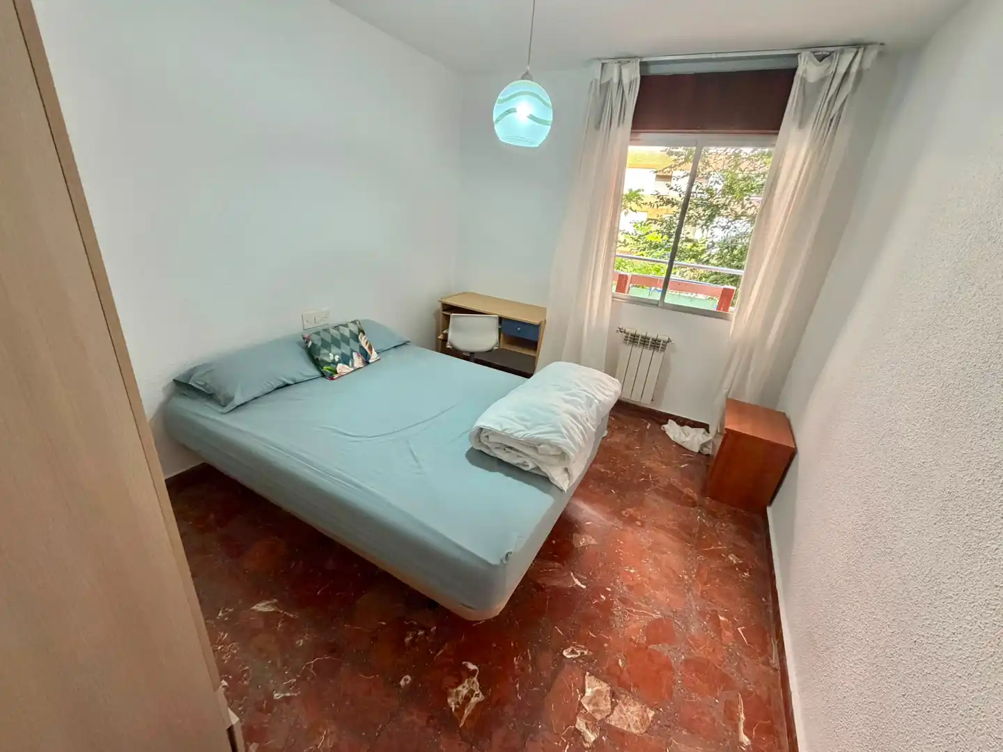 Bedroom of Flat for share in Jaén  with Air Conditioner, Heating and Furnished