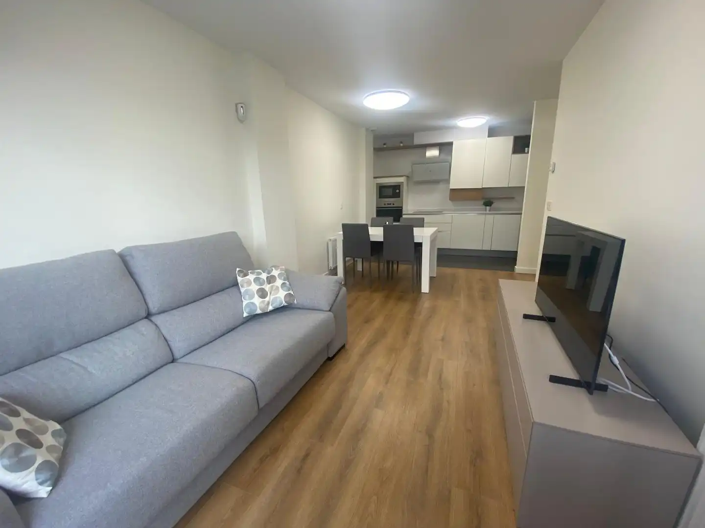 Sala de estar de Piso en venta en Castro-Urdiales con Calefacción, Jardín privado y Terraza