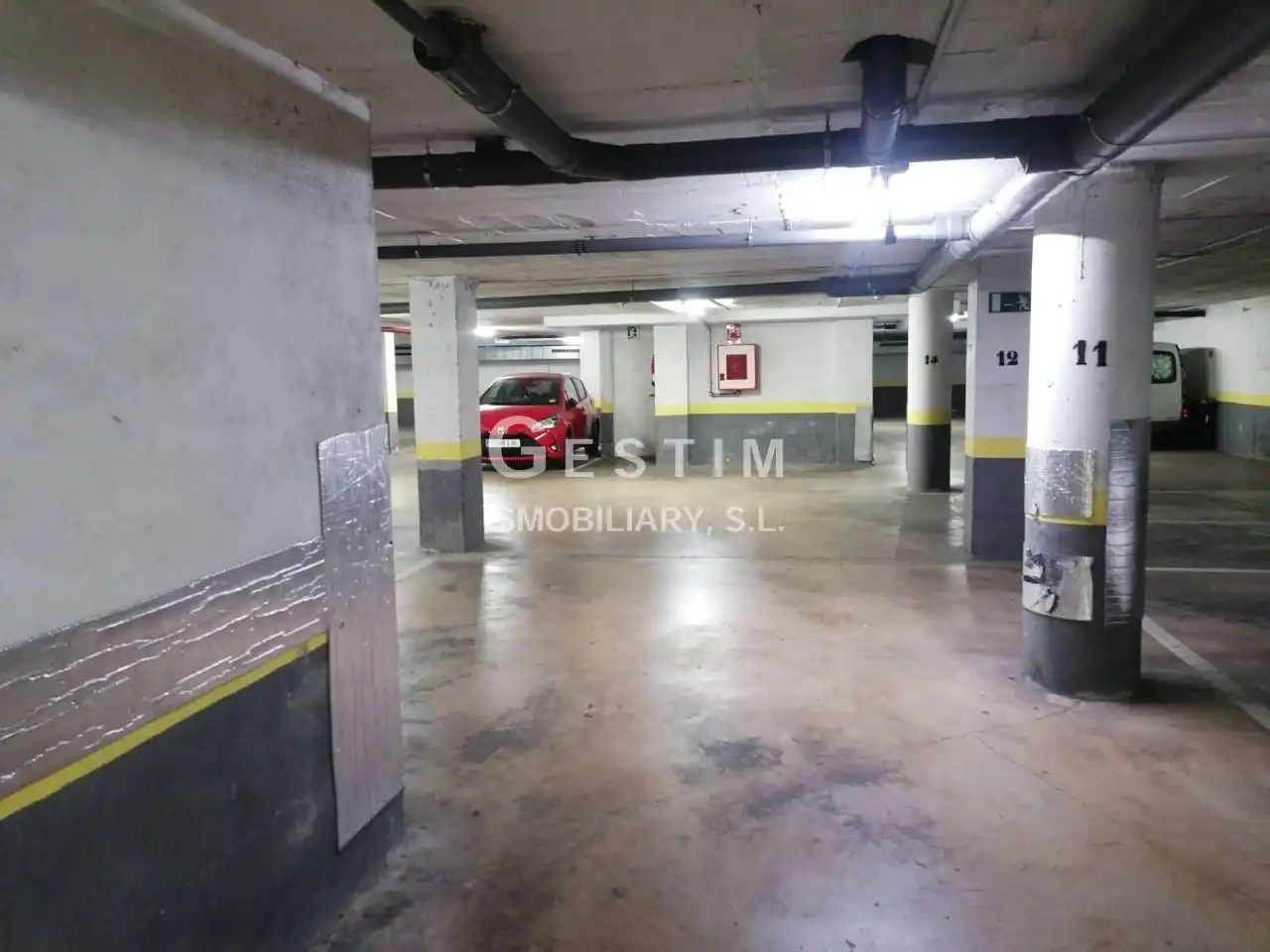 Aparcament de Apartament en venda en Vic amb Aire condicionat i Calefacció