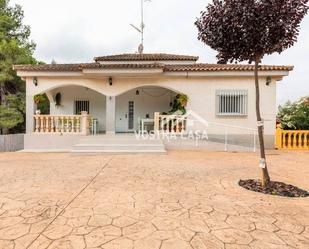 Vista exterior de Casa o xalet de lloguer en Torrent amb Jardí privat i Piscina