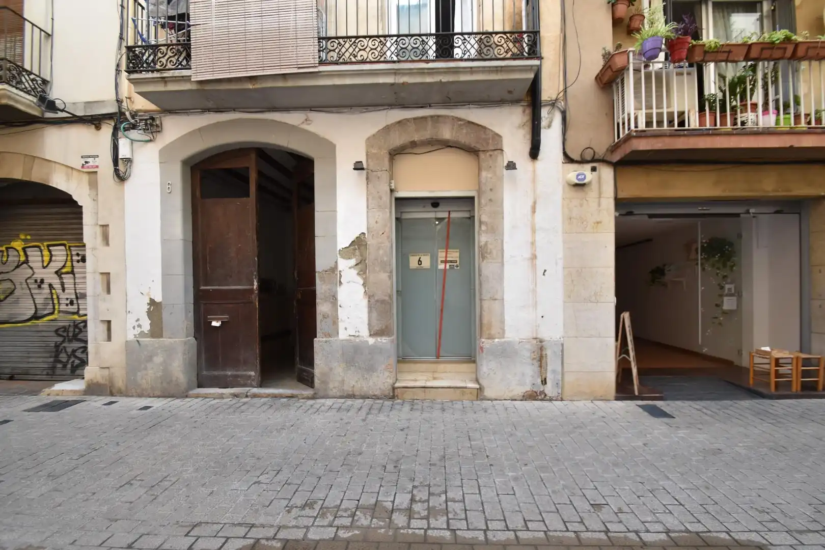 Vista exterior de Local en venda en Vilanova i la Geltrú