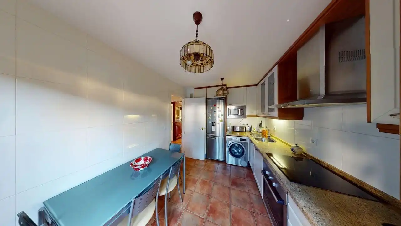 Cocina de Casa adosada de alquiler en Guillena con Aire acondicionado, Calefacción y Jardín privado