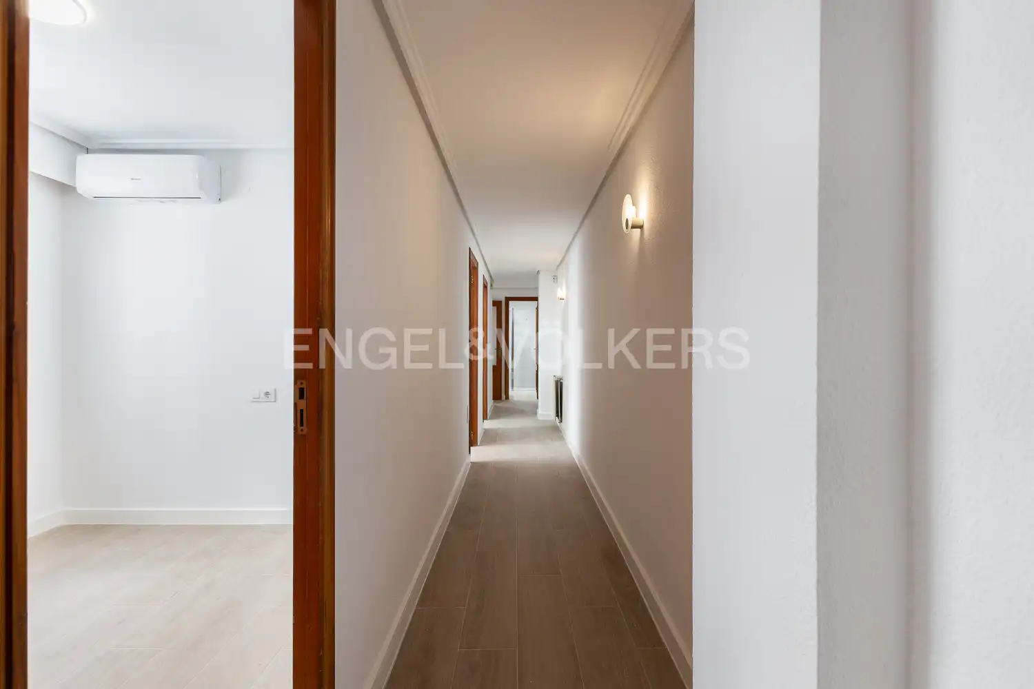 Wohnung zur Miete in Valencia mit Klimaanlage, Heizung und Terrasse