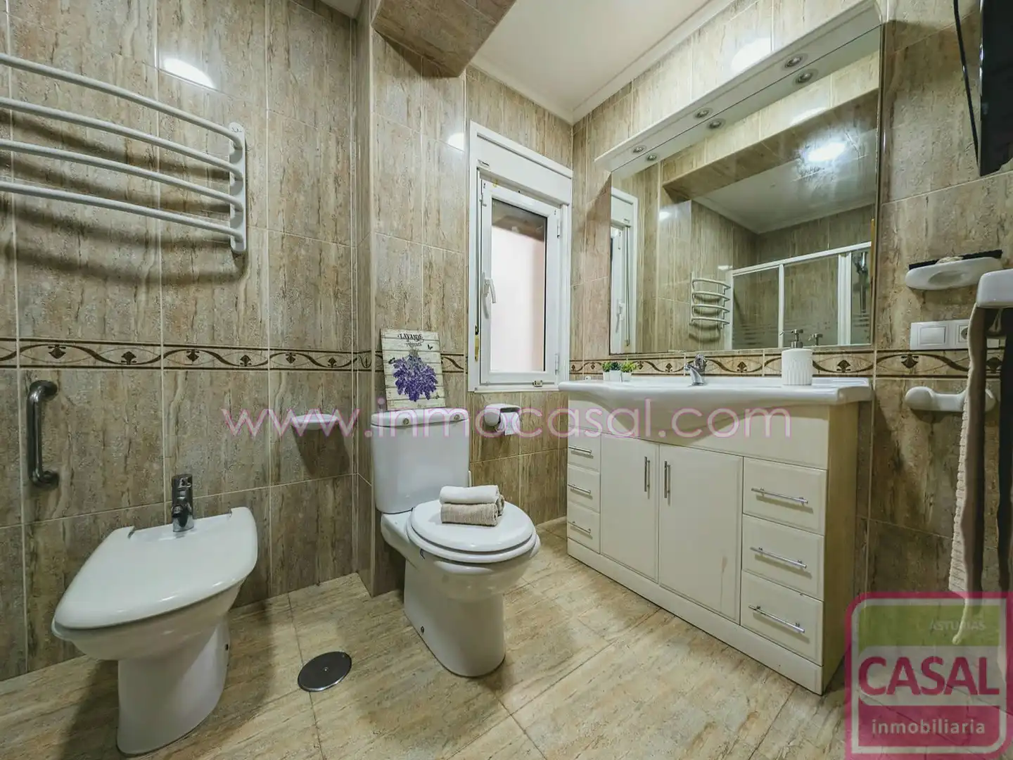 Bathroom of Flat for sale in Avilés  with Heating and Terrace