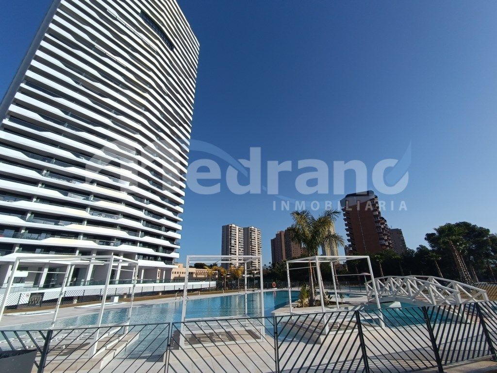 Piscina de Pis de lloguer en Benidorm amb Aire condicionat, Calefacció i Jardí privat