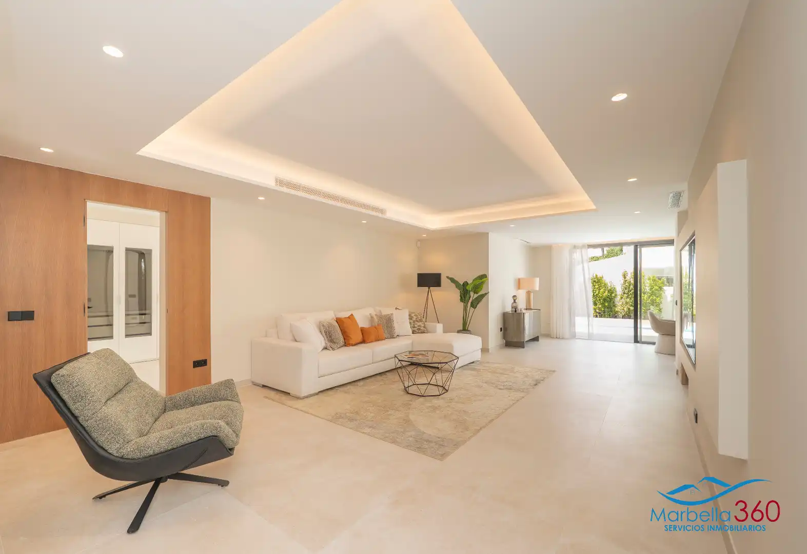 Sala de estar de Casa o chalet en venta en Estepona con Aire acondicionado, Calefacción y Jardín privado