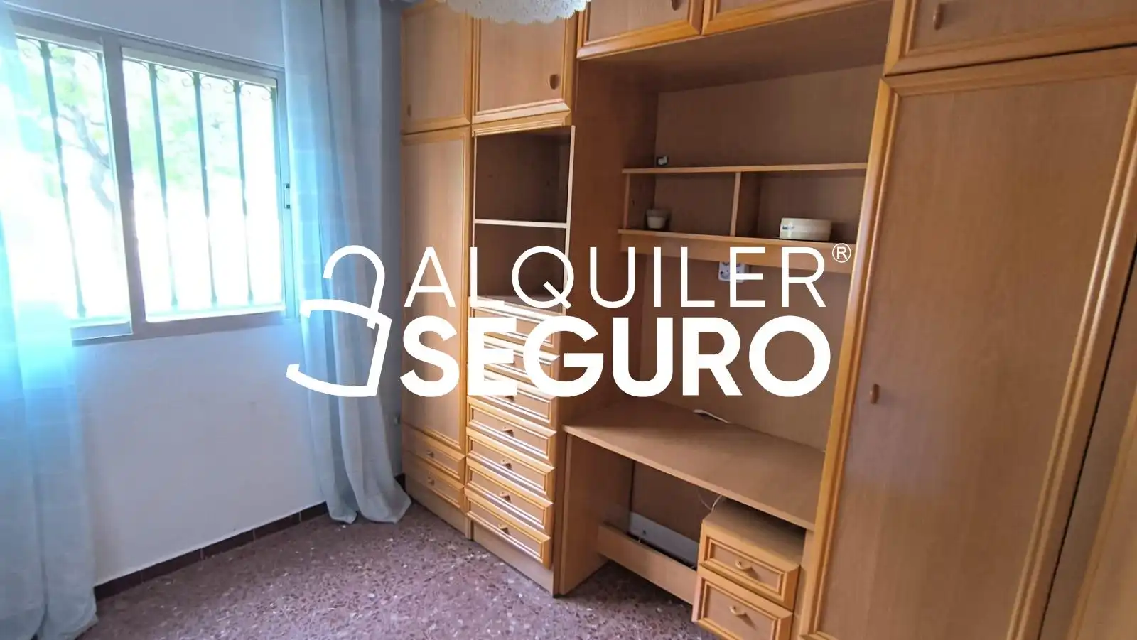 Bedroom of Flat for rent in Sevilla  with Air Conditioner and Furnished