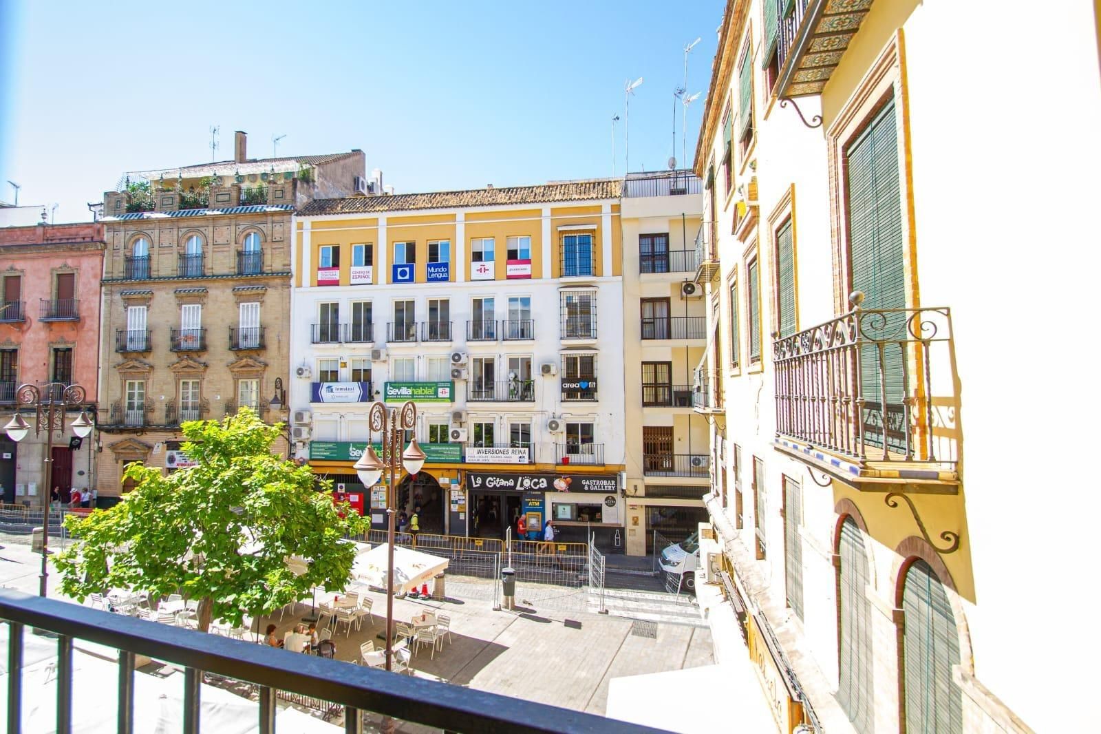 Exterior view of Flat for sale in  Sevilla Capital  with Terrace and Balcony