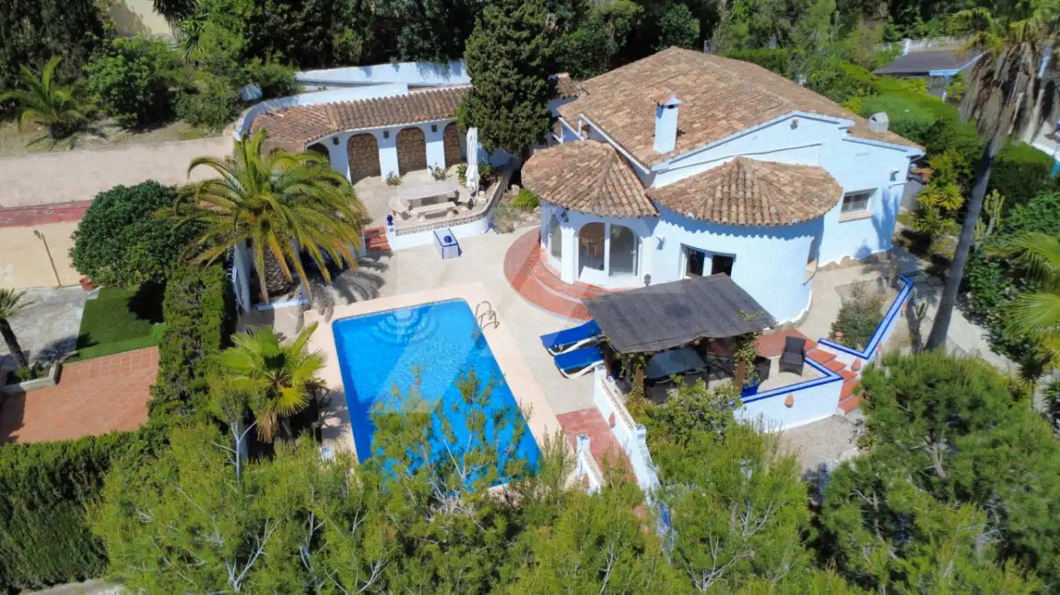 Vista exterior de Casa o chalet en venta en Benitachell / El Poble Nou de Benitatxell con Aire acondicionado, Calefacción y Jardín privado