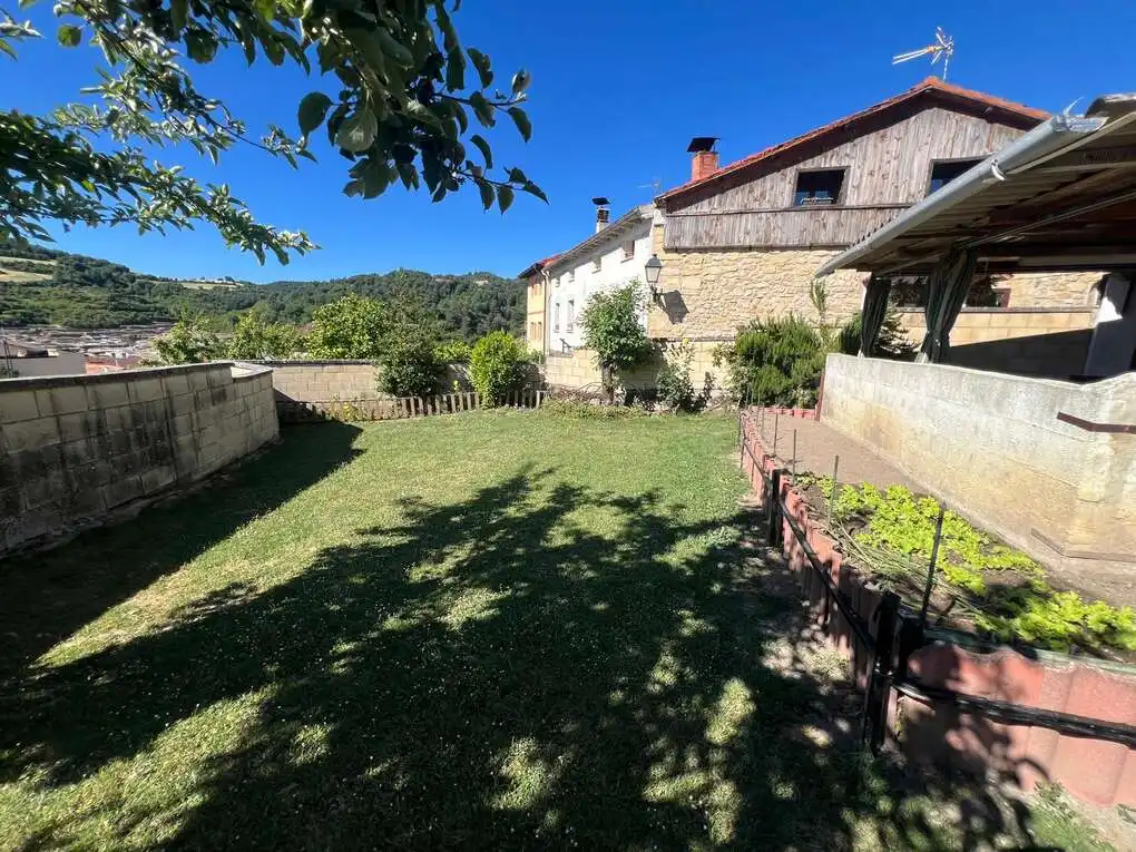 Jardí de Casa o xalet en venda en Añana amb Calefacció, Jardí privat i Traster