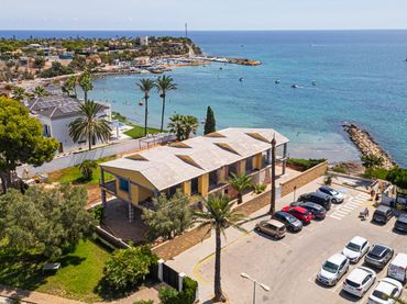 Xalet amb piscina en venda a Calle CALETA-CABO ROIG