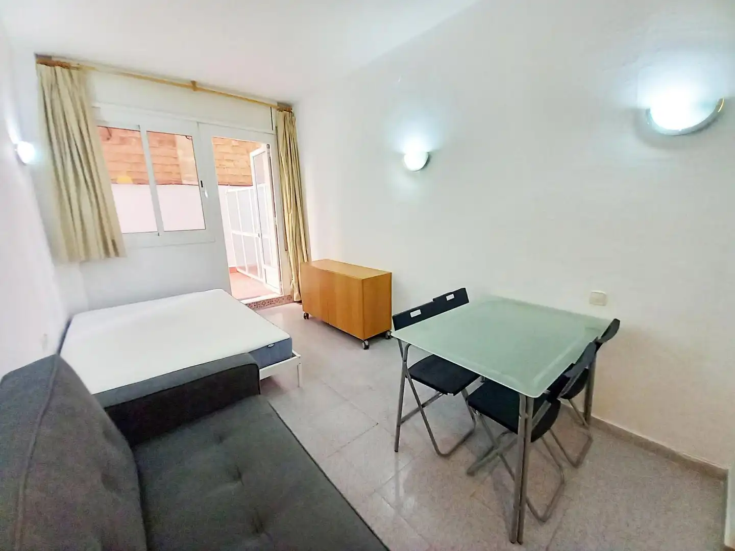 Schlafzimmer von Wohnung zur Miete in Barcelona mit Terrasse, Möbliert und Waschmaschine