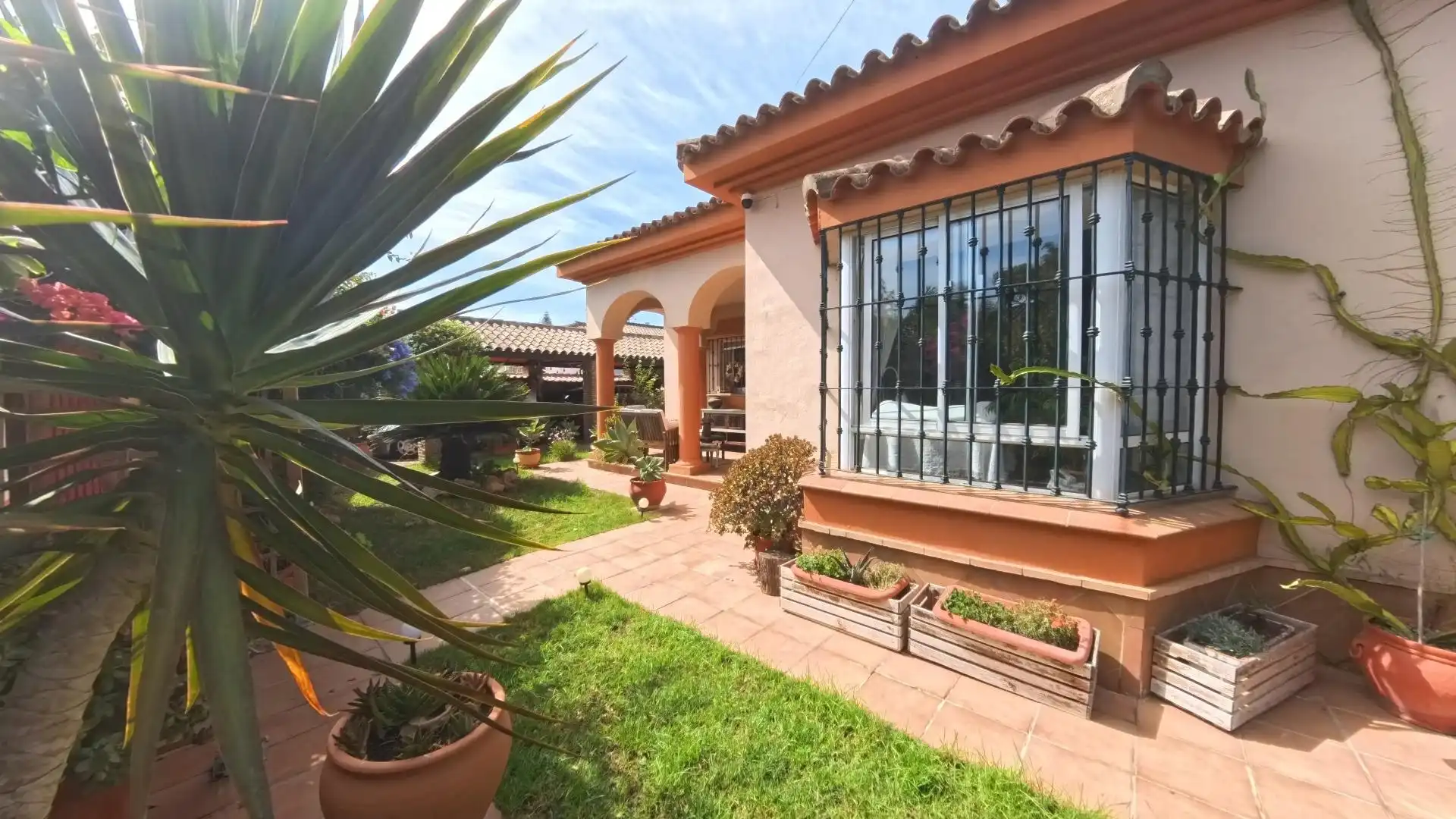 Vista exterior de Casa o xalet en venda en Los Gallos