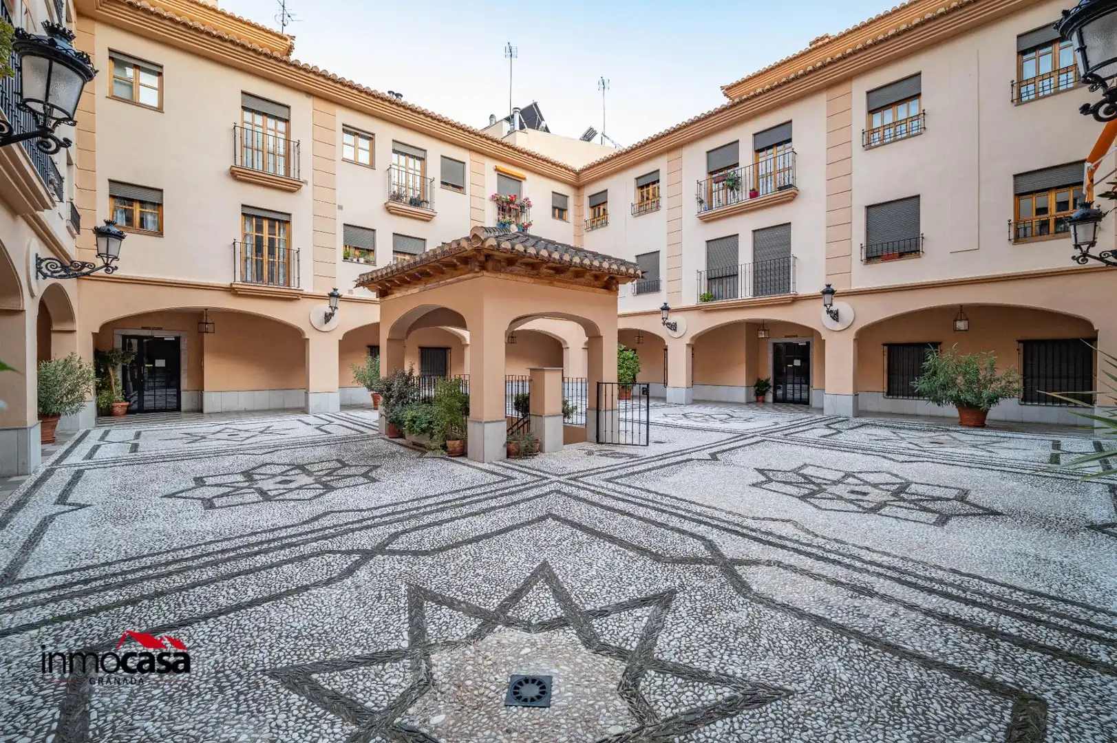 Vista exterior de Pis en venda en Granada