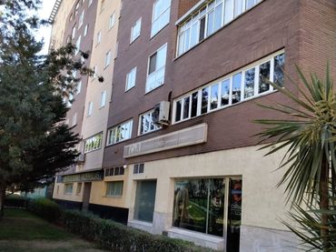 Locale commerciale in affitto a Calle Luis Álvarez Lencero