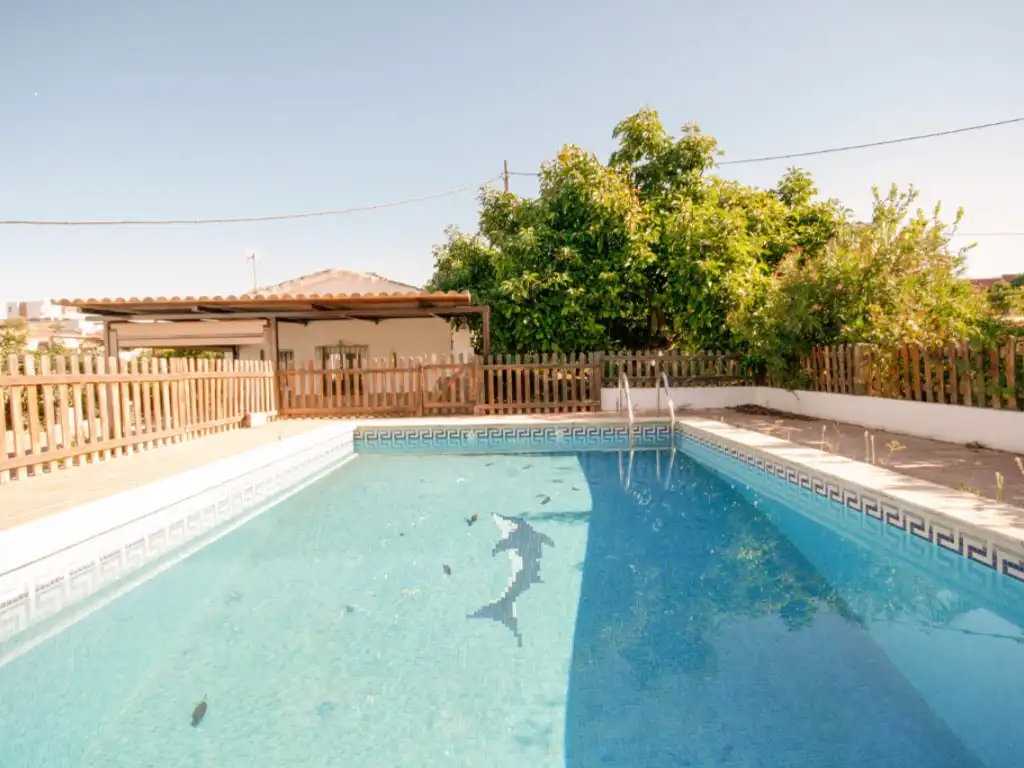 Piscina de Casa o chalet en venta en Coín