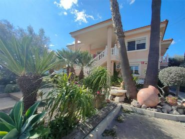 House for sale in Correntías Medias 12