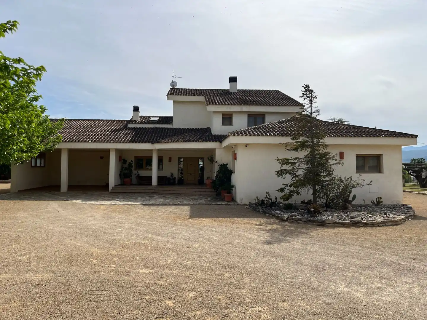 Vista exterior de Casa o xalet en venda en Ontinyent amb Aire condicionat, Calefacció i Jardí privat
