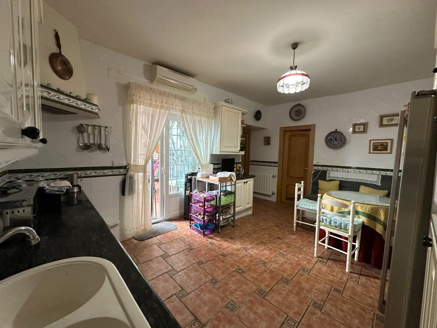 Kitchen of Houses for sale in Úbeda  with Air Conditioner, Terrace and Swimming Pool