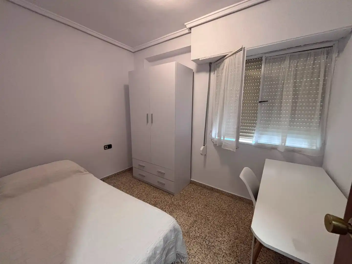 Schlafzimmer von Wohnung zur Miete in Burjassot mit Klimaanlage, Möbliert und Ofen
