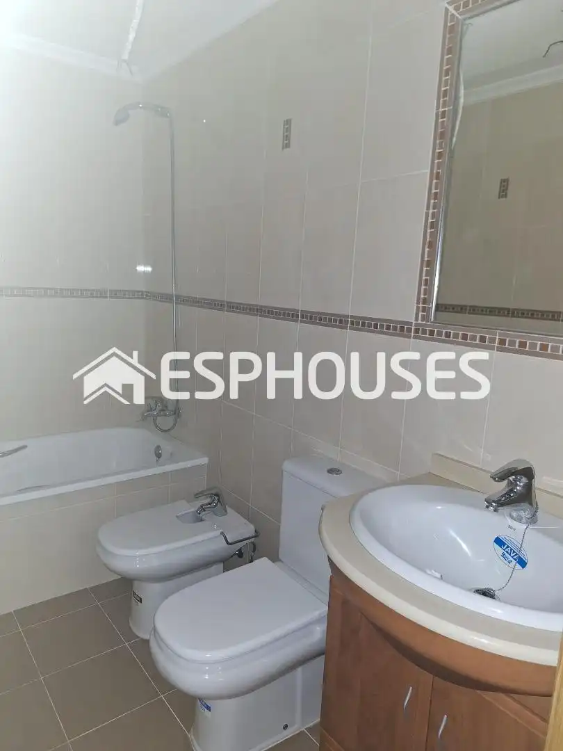 Baño de Apartamento en venta en Guardamar del Segura con Balcón