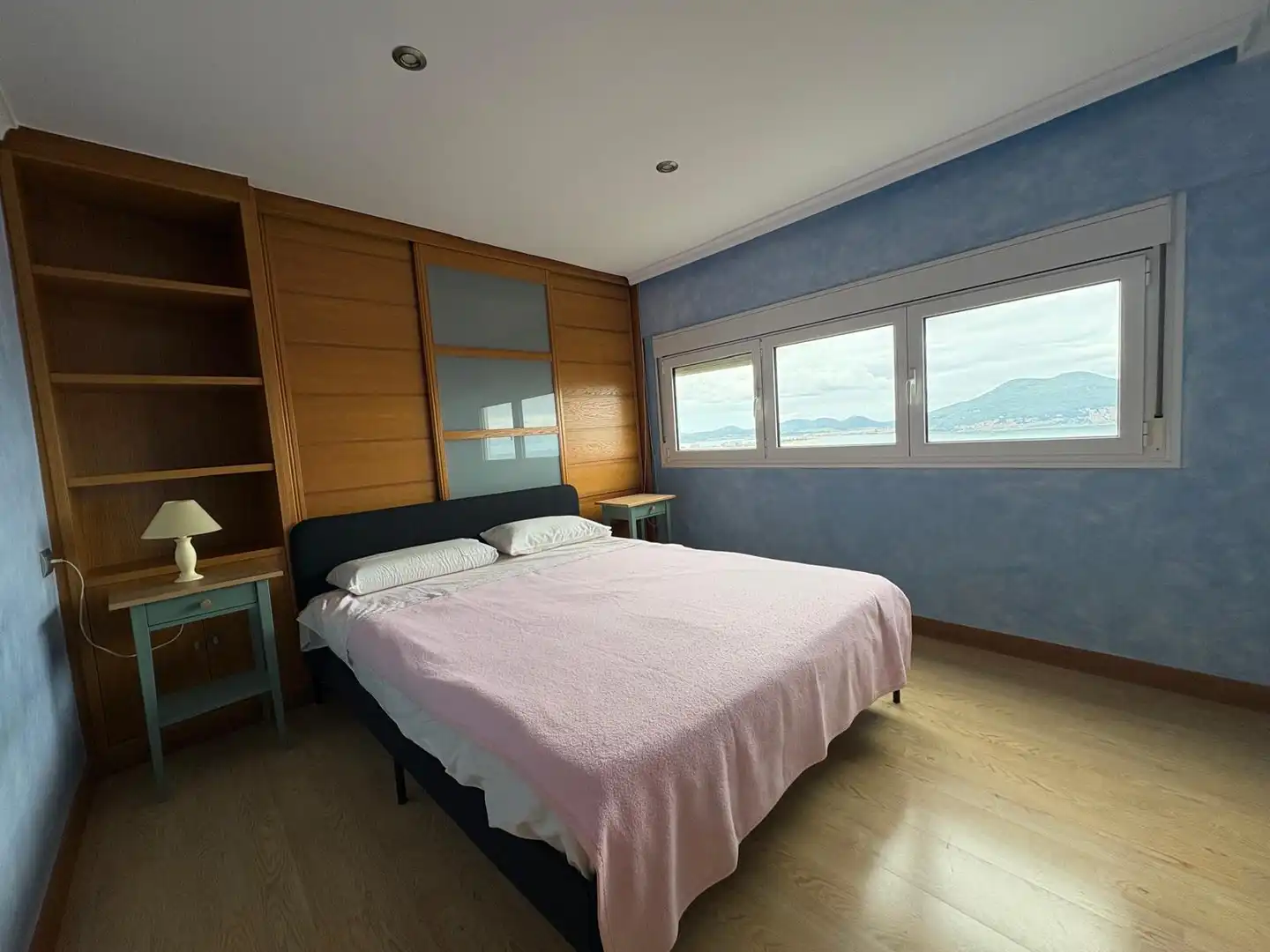 Habitación de Piso de alquiler en Laredo con Amueblado