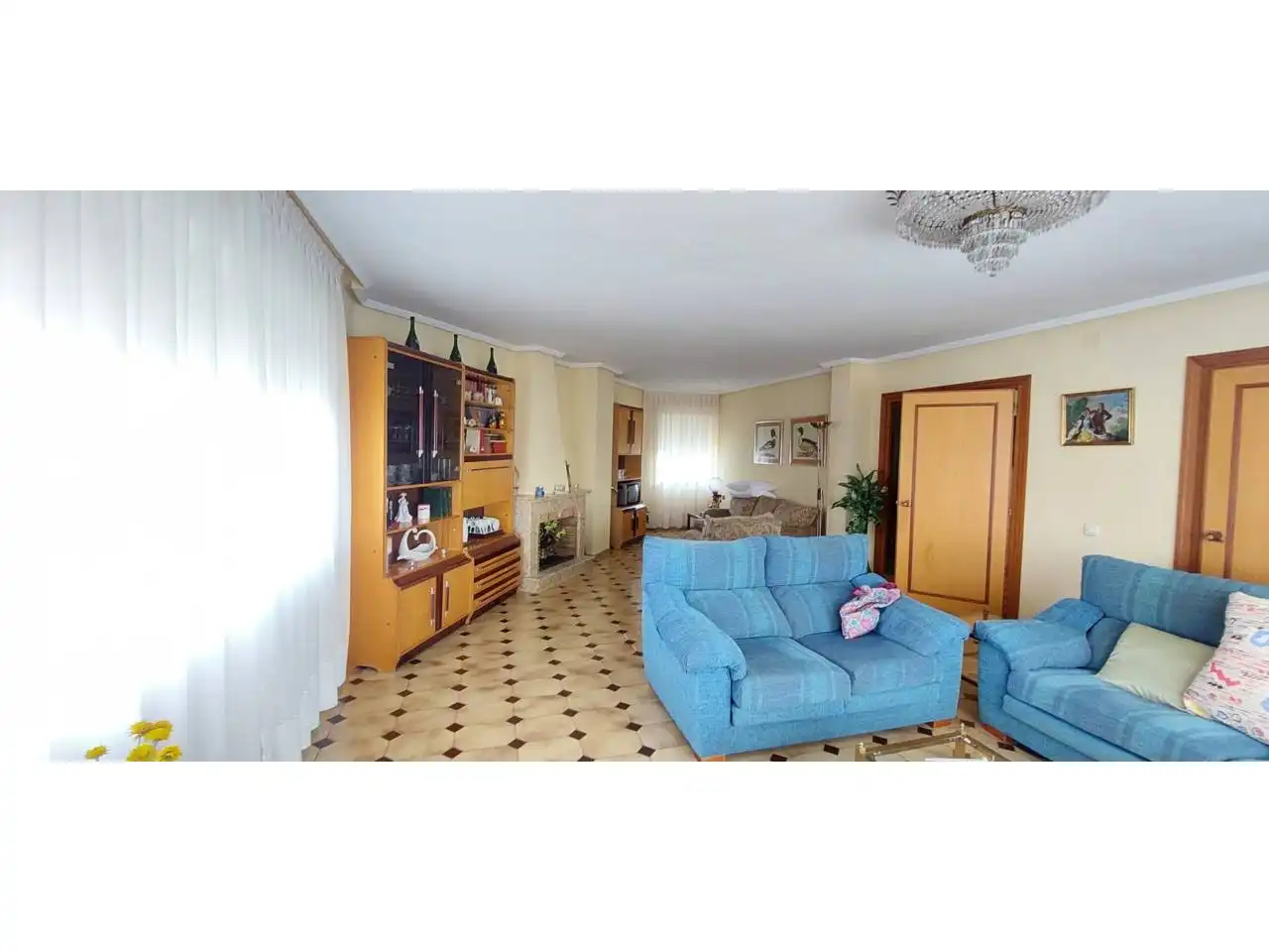 Sala de estar de Casa o chalet en venta en Almanza con Jardín privado, Terraza y Amueblado