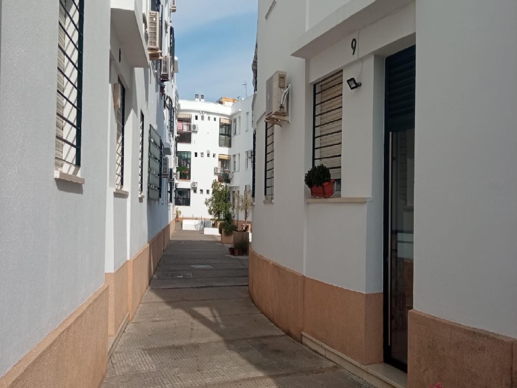 Vista exterior de Pis en venda en Carmona