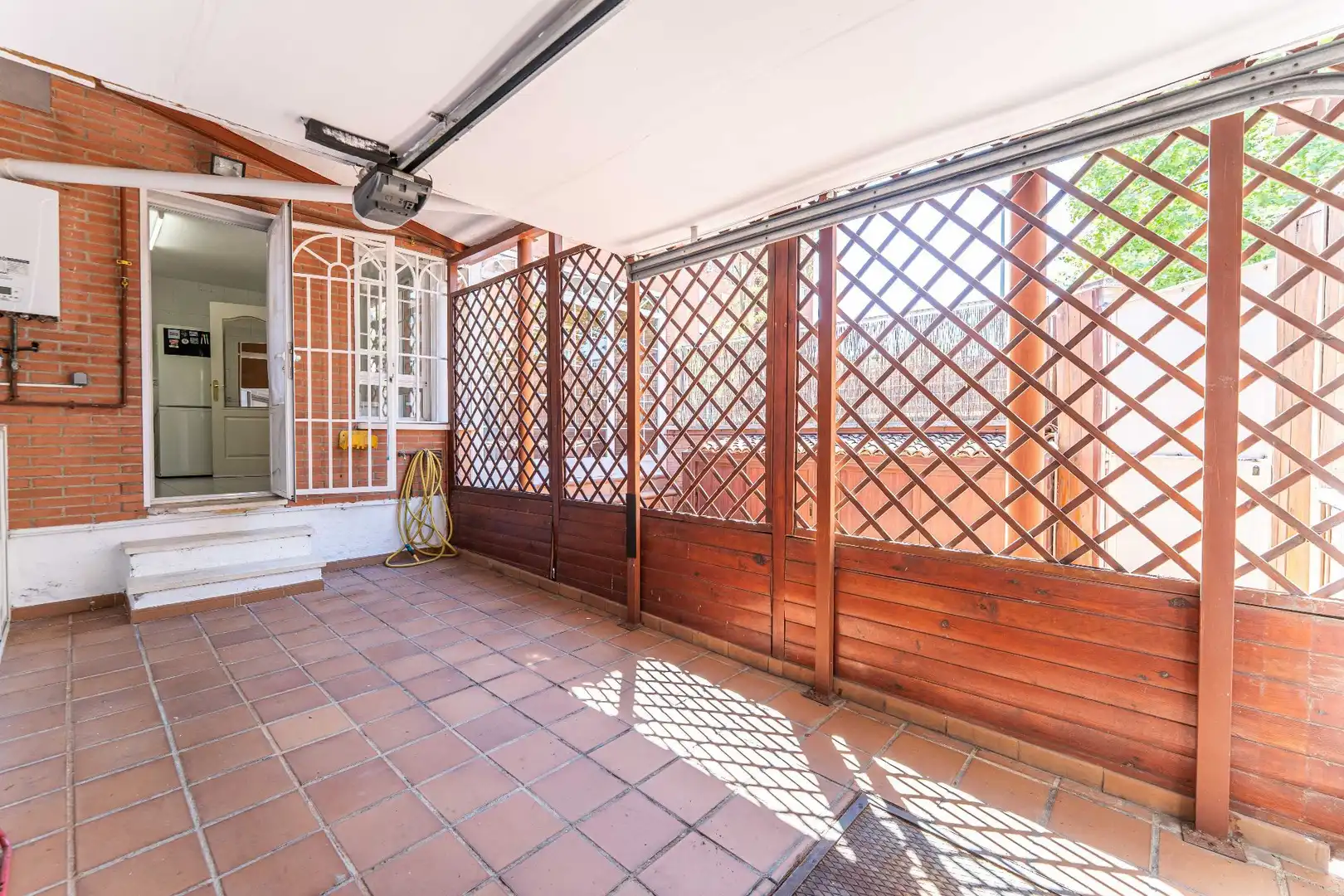 Terraza de Casa adosada en venta en Fuenlabrada con Aire acondicionado, Calefacción y Jardín privado
