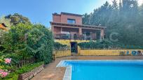 Vista exterior de Casa o xalet en venda en Corbera de Llobregat amb Aire condicionat, Terrassa i Piscina