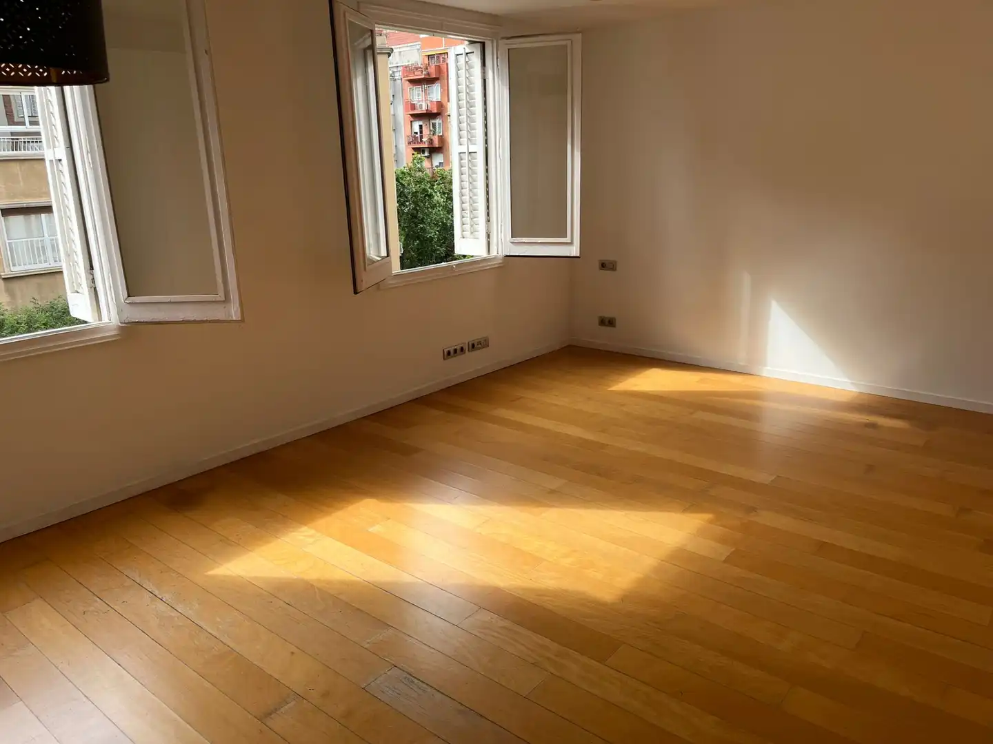 Sala de estar de Piso en venta en Barcelona con Horno, Lavadora y Microondas
