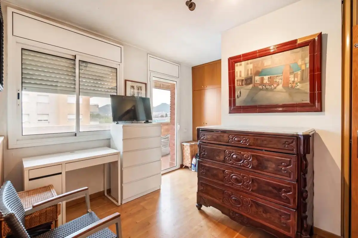 Habitación de Dúplex en venta en Sant Joan Despí con Aire acondicionado y Calefacción