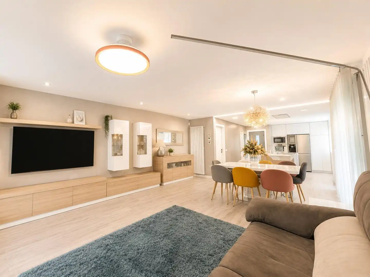Wohnzimmer von Einfamilien-Reihenhaus zum Verkauf in Enguera mit Klimaanlage, Heizung und Terrasse