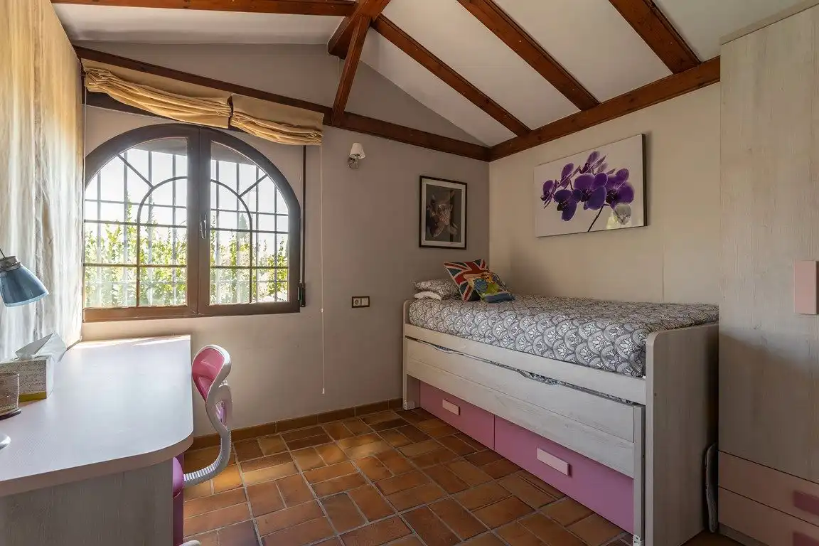 Dormitori de Casa o xalet en venda en Peligros amb Aire condicionat, Calefacció i Jardí privat