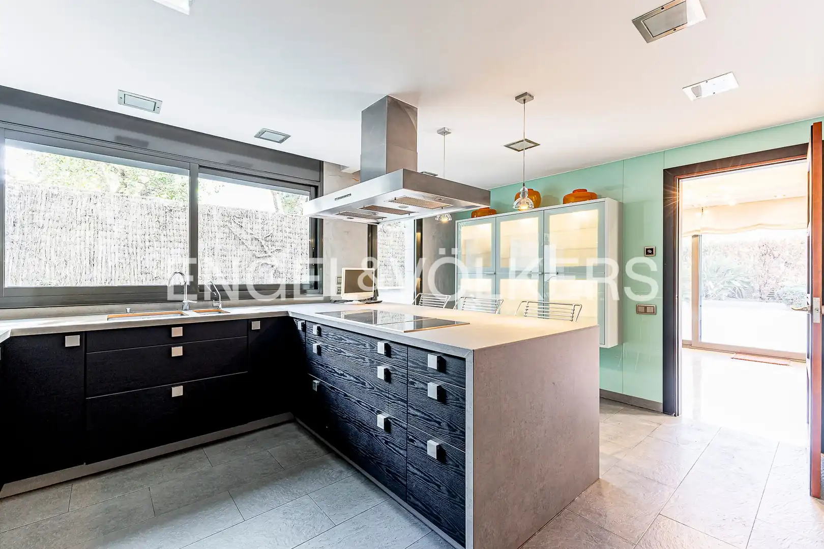 Kitchen of Houses for sale in Esplugues de Llobregat  with Air Conditioner, Heating and Private garden