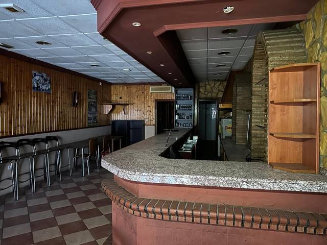 Local comercial en Alquiler en San Antón