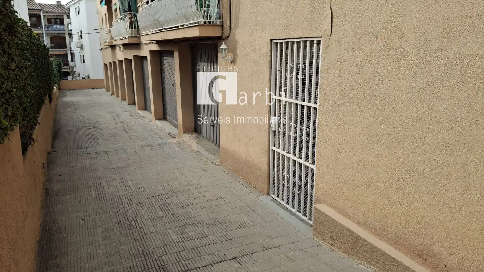 Außenansicht von Garage zum Verkauf in El Vendrell