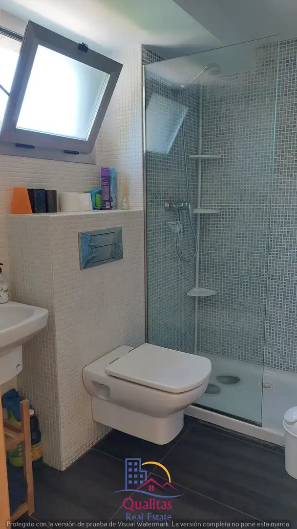 Baño de Casa adosada de alquiler en Oliva con Aire acondicionado, Calefacción y Terraza