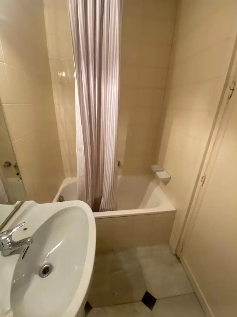Bathroom of Flat for rent in Córdoba