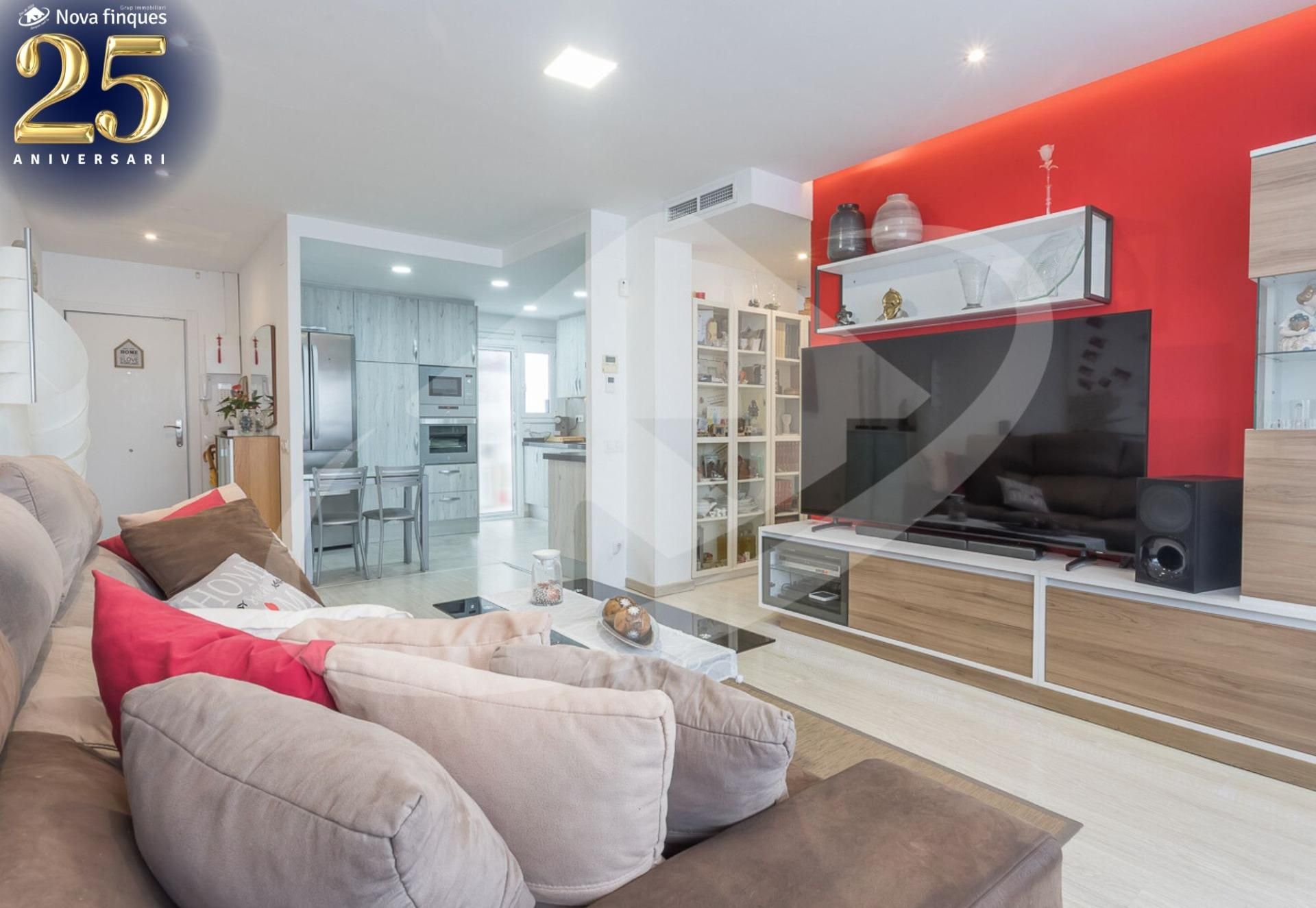 Living room of Flat for sale in Sabadell  with Air Conditioner, Heating and Balcony