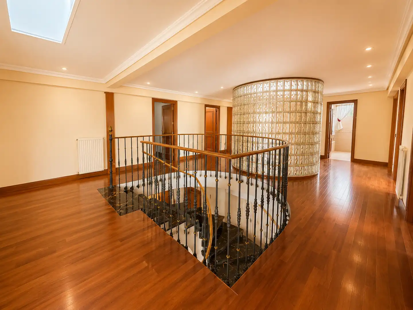 Villa mit Pool zum Verkauf in Urbanización Este - Montepríncipe, imagen 21