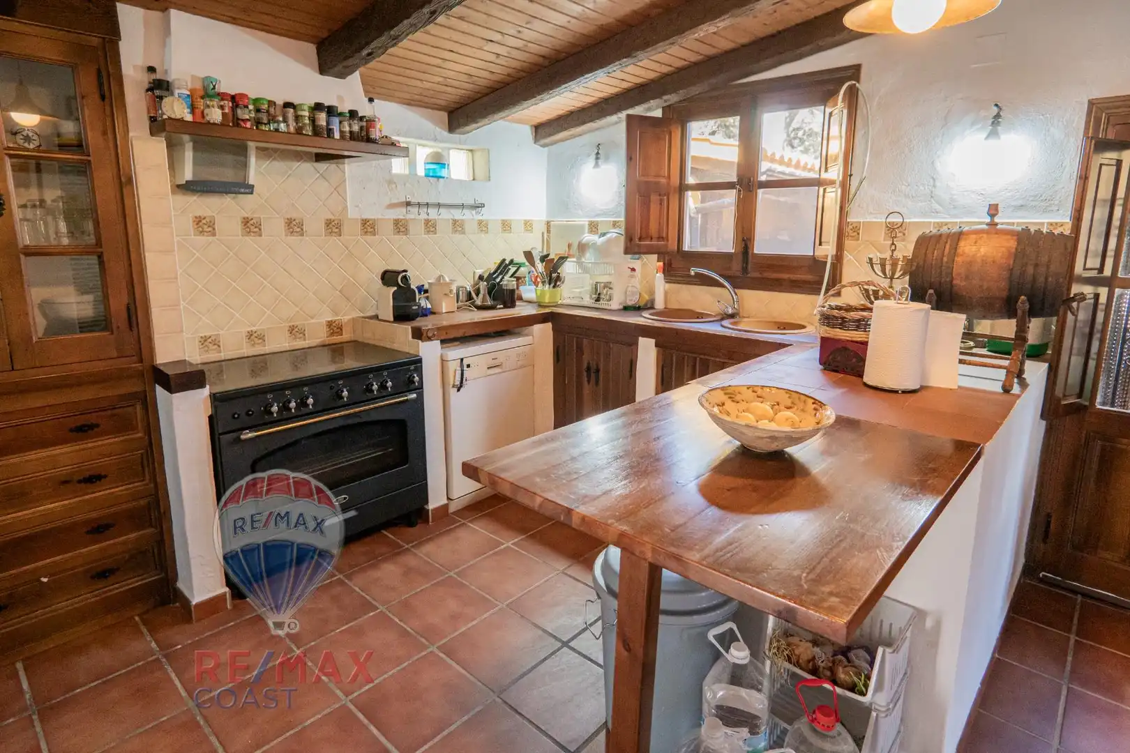 Cocina de Finca rústica en venta en Jubrique con Jardín privado, Terraza y Piscina