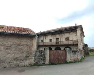 Vista exterior de Pis en venda en Torrelavega  amb Jardí privat