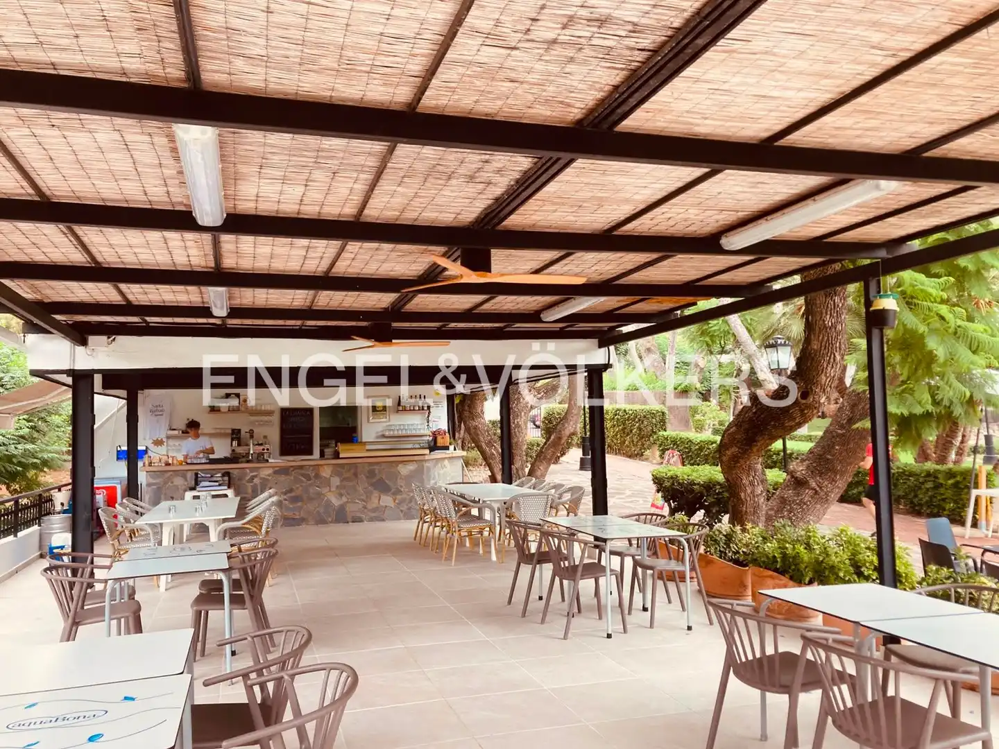 Terraza de Casa o chalet de alquiler en Rocafort con Aire acondicionado, Calefacción y Jardín privado
