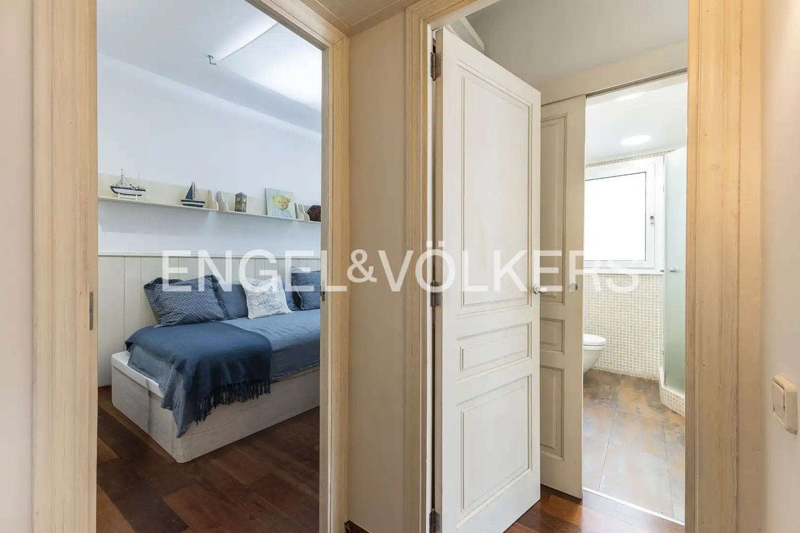 Bedroom of Flat for sale in Barcelona  with Air Conditioner, Heating and Furnished