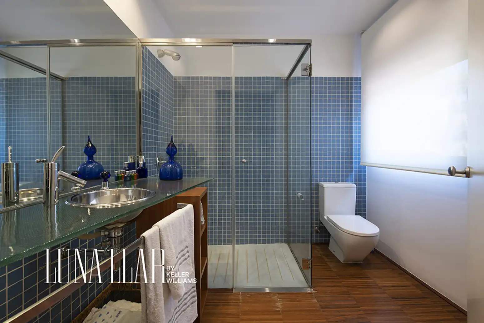 Bathroom of Houses for sale in Castelldefels  with Swimming Pool