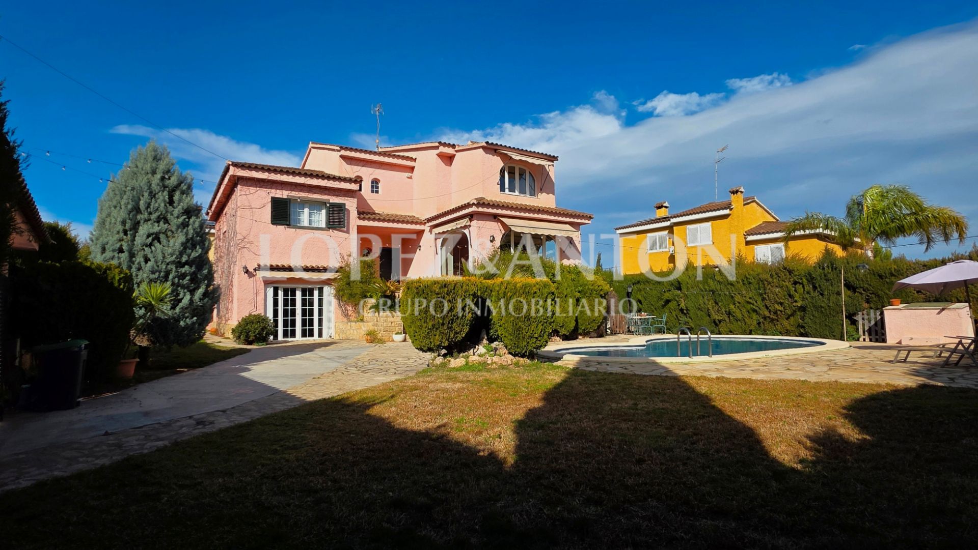 Exterior view of Houses for sale in L'Eliana  with Heating, Private garden and Parquet flooring