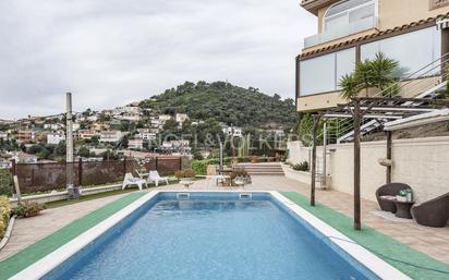 Piscina de Casa o xalet en venda en Santa Susanna amb Aire condicionat, Terrassa i Piscina